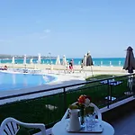 B - бийч B Apartment *