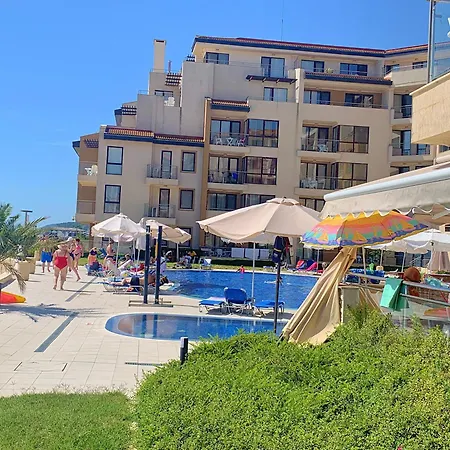 Apartment B - бийч B