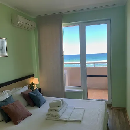 B - бийч B Apartment Obzor