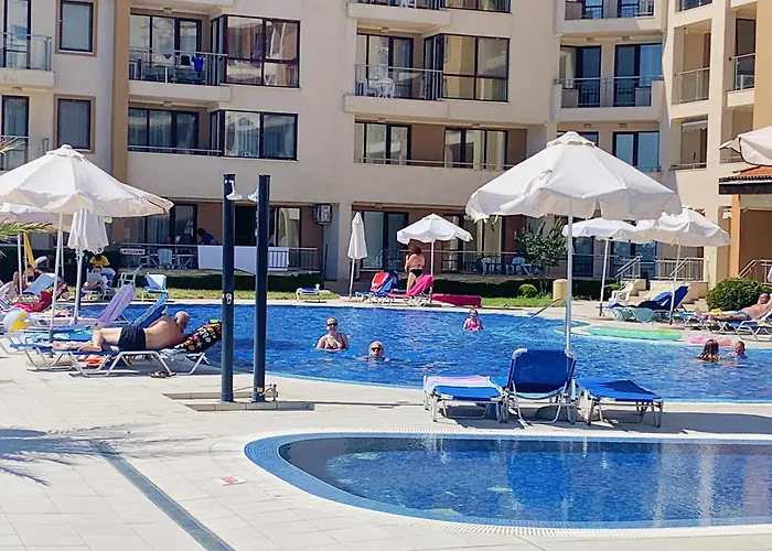 B - бийч B Apartment