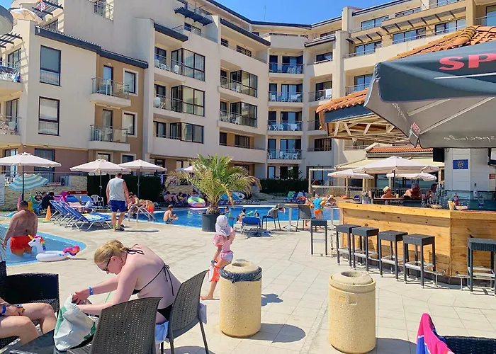 B - бийч B Apartment